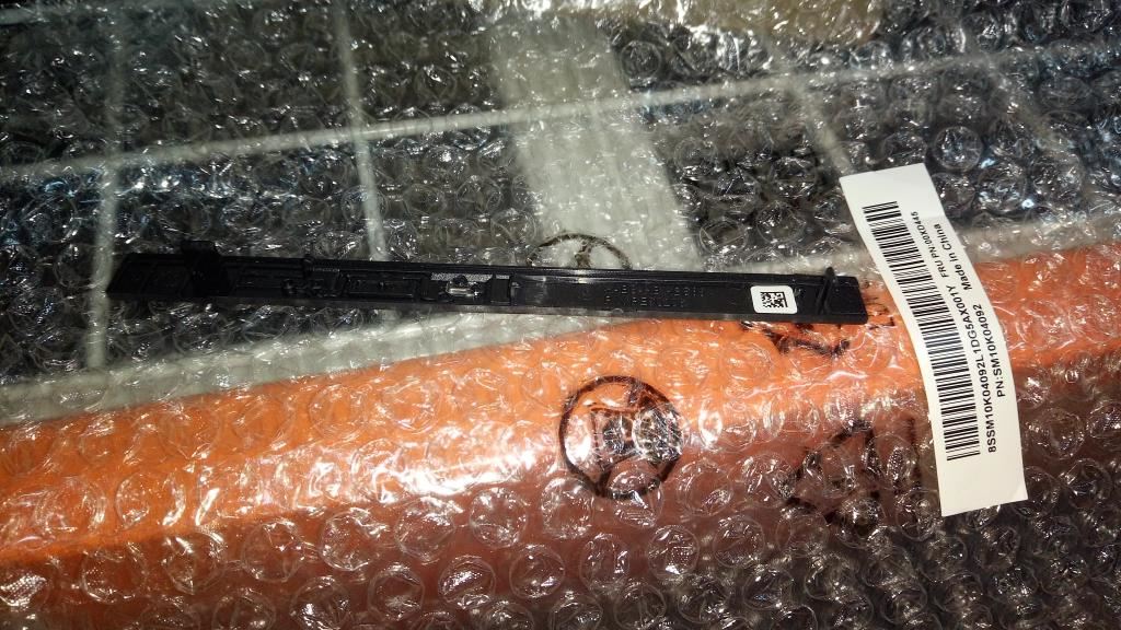 Lenovo ThinkStation P310 P510 P710 P910 Hinge Cap Strip Trim Cover Black 00XD445