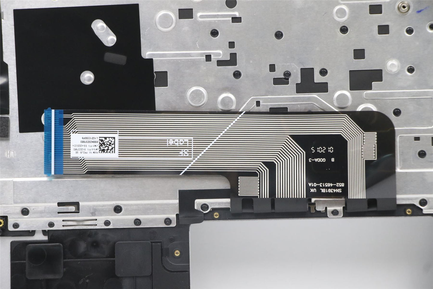Lenovo Yoga 7-13ACN05 Keyboard Palmrest Top Cover German Silver 5CB1C14988