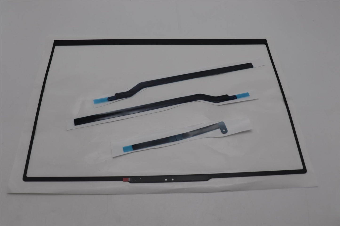Lenovo BEZEL L 83DN B_32K W/TAPE 5B30S19183