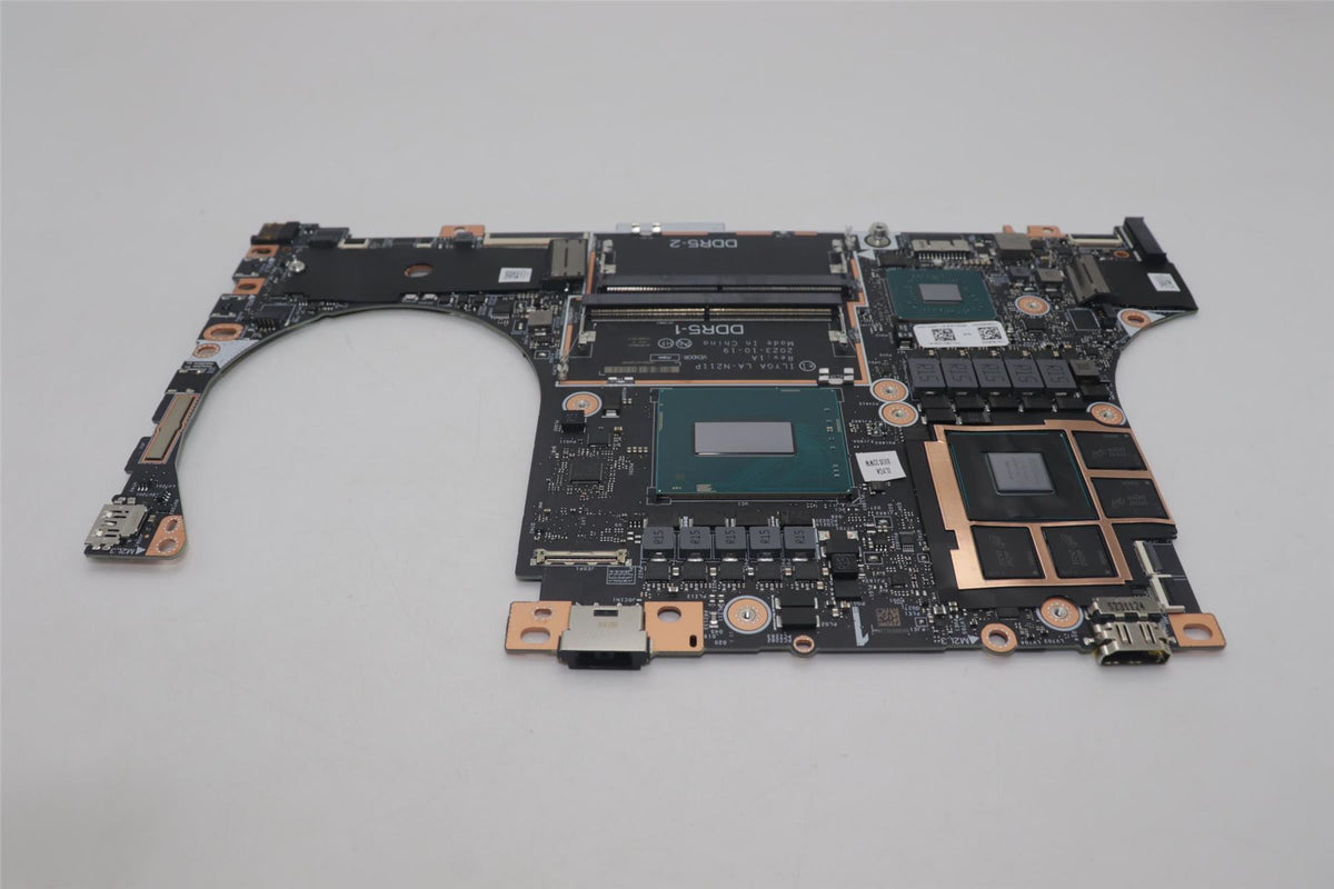 Lenovo C83FD I914900HXRTX40608G WINRM 5B21M48181