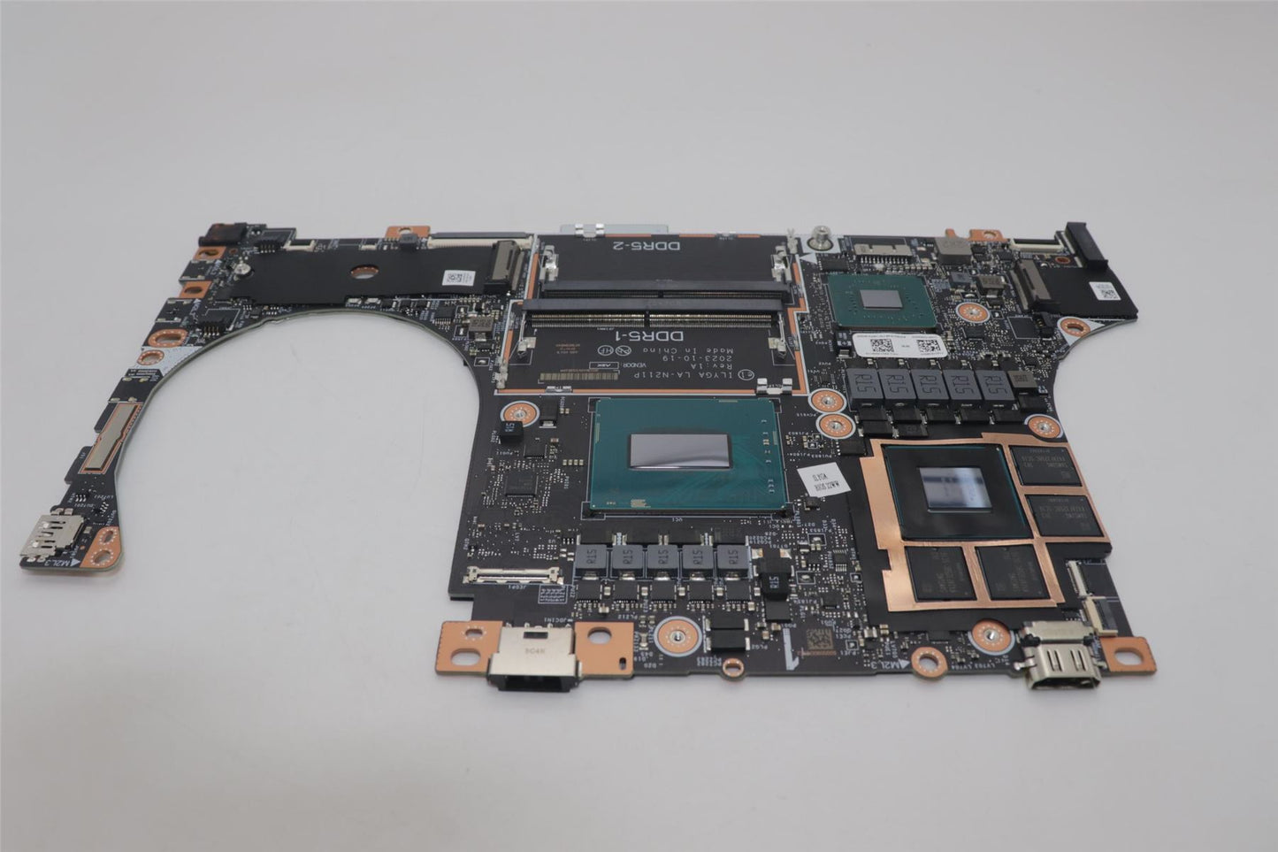 Lenovo C83FD I714700HXRTX40708G WINRM 5B21M48179