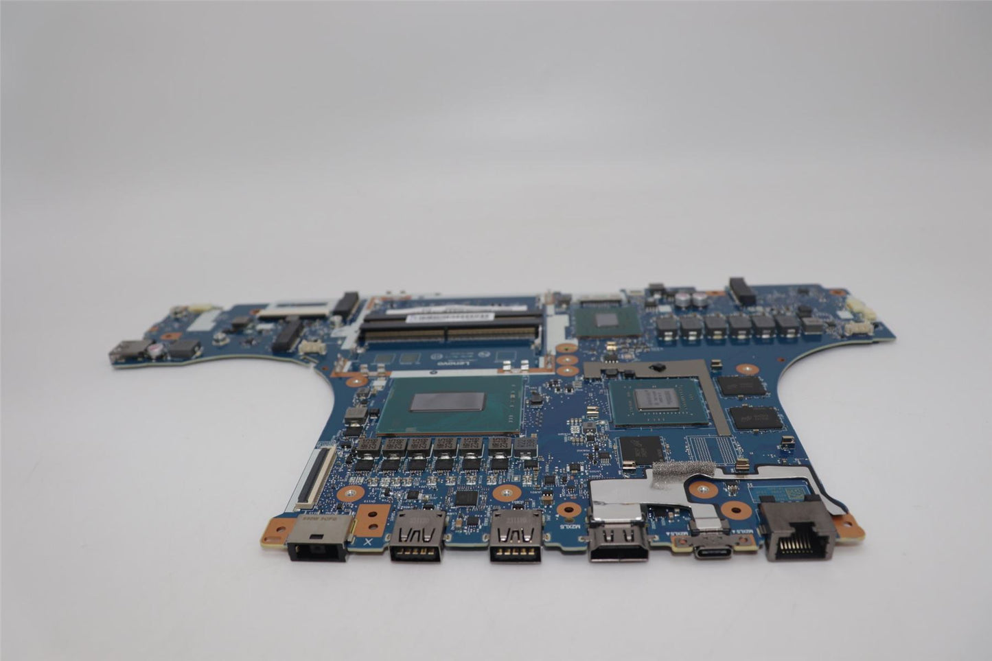 Lenovo L83DFNOKI514500HX_RTX4050_6GRM 5B21L83569