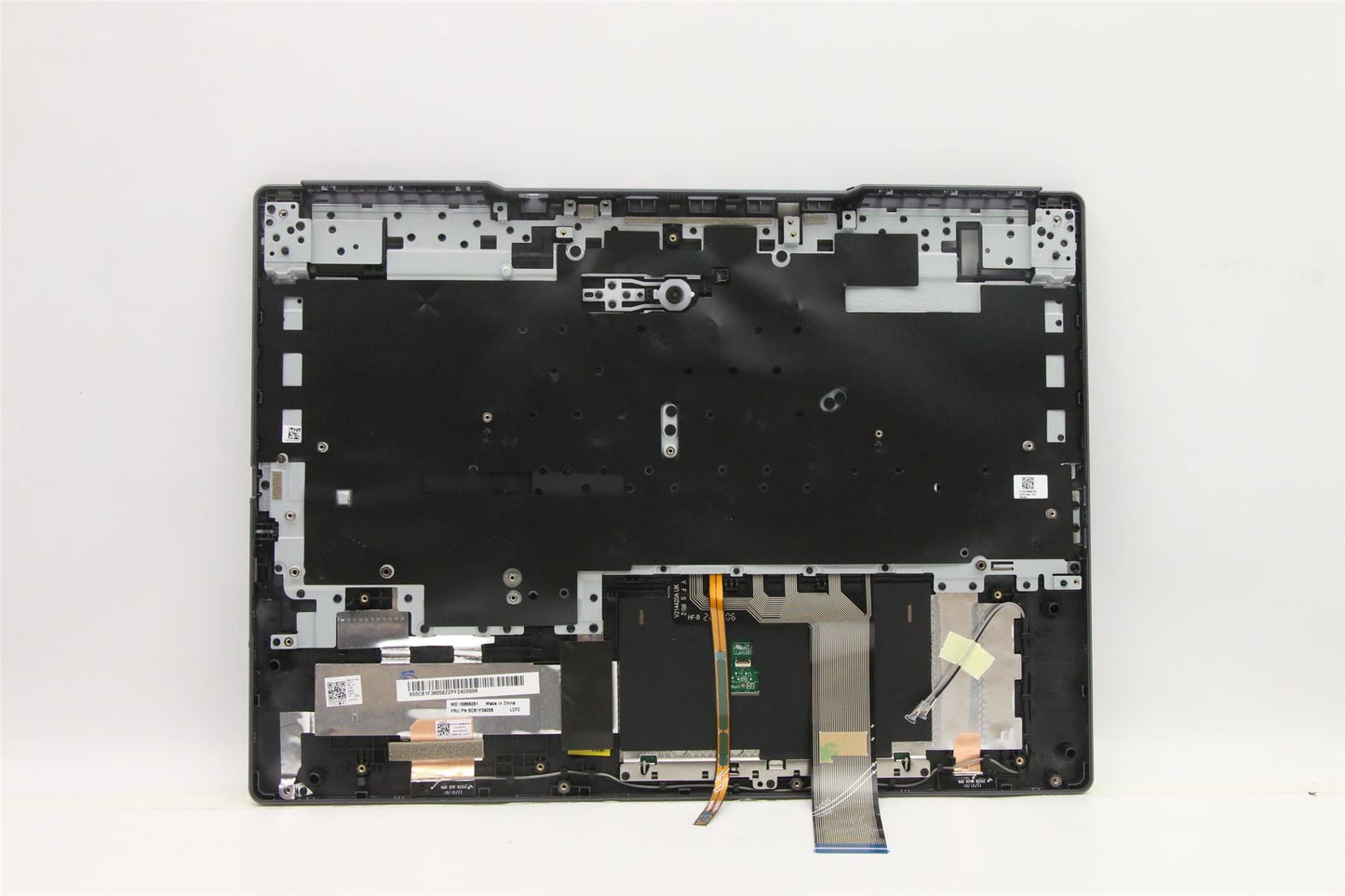 Lenovo 5 15IAH7H Palmrest Cover Touchpad Keyboard Switzerland 5CB1F39058