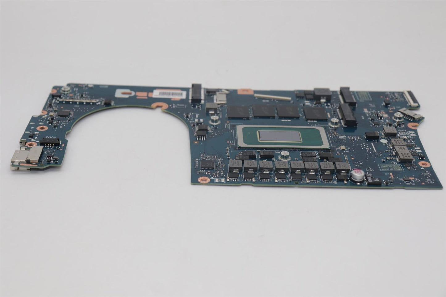 Lenovo H 83D2 ULT5 125H UMA32G L WINRM 5B21M05285