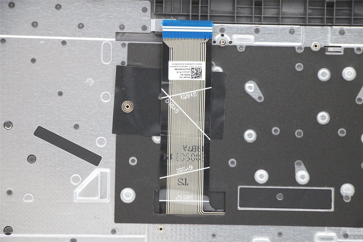 Lenovo Upper Case ASM_SLV L82NX IG_FP_U 5CB1D01894