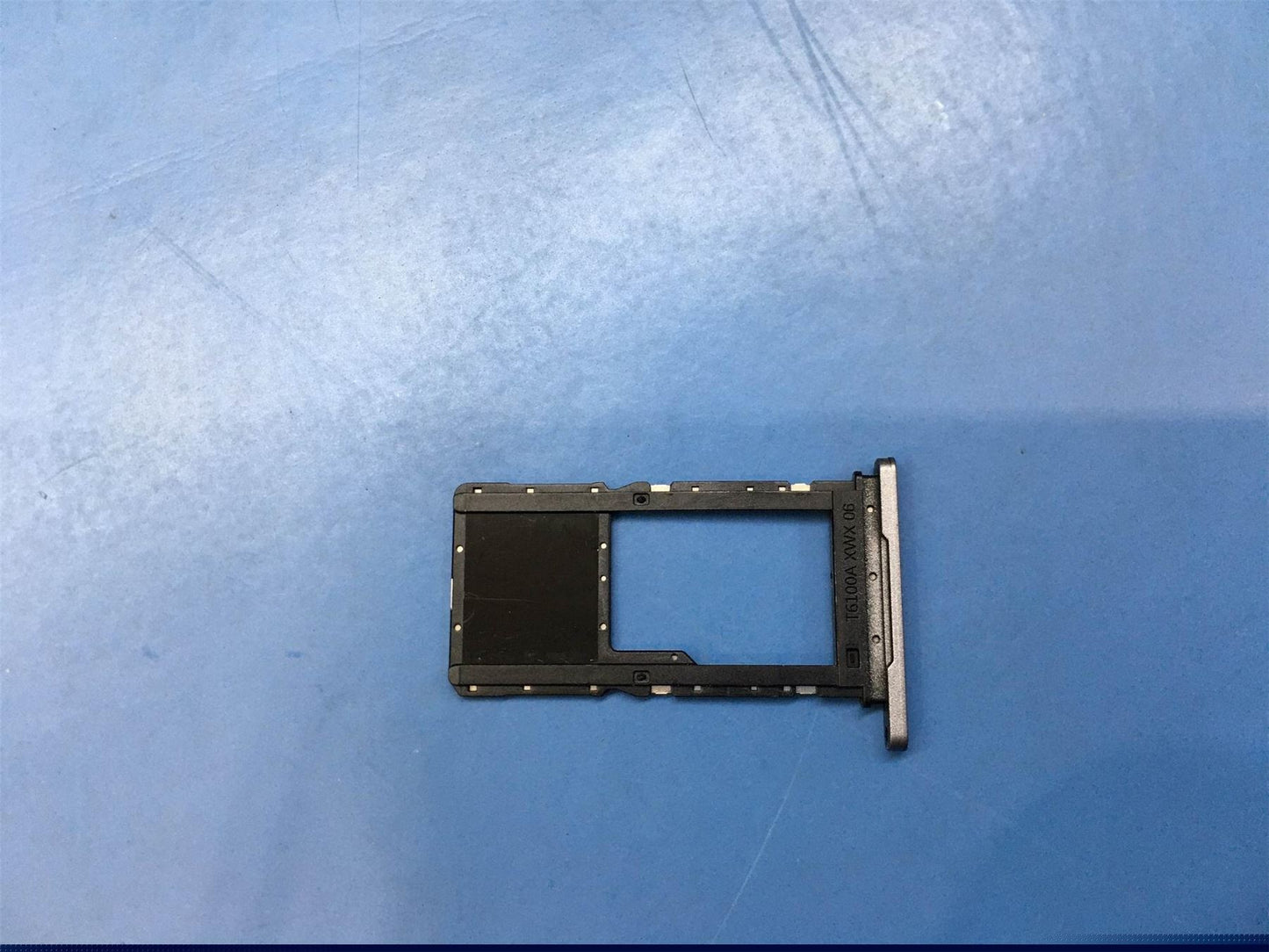 Lenovo TB310FU_GR_CardTray&*EI30-CH4081-000 CS 5M88C22297