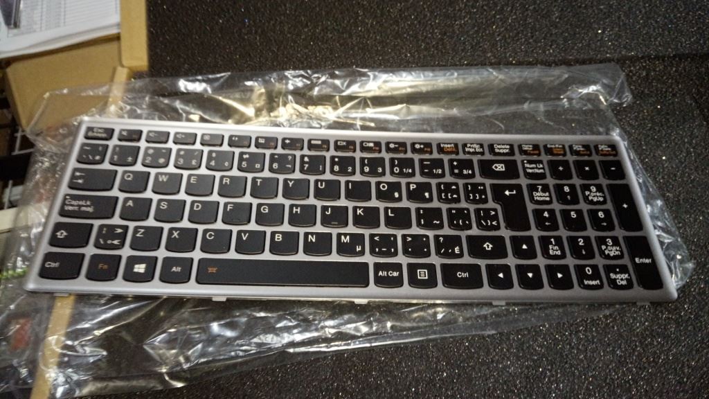 Lenovo DFT6B1CFEn103KeyBlkKeySlvFrameBL KBD Keyboard 25211301