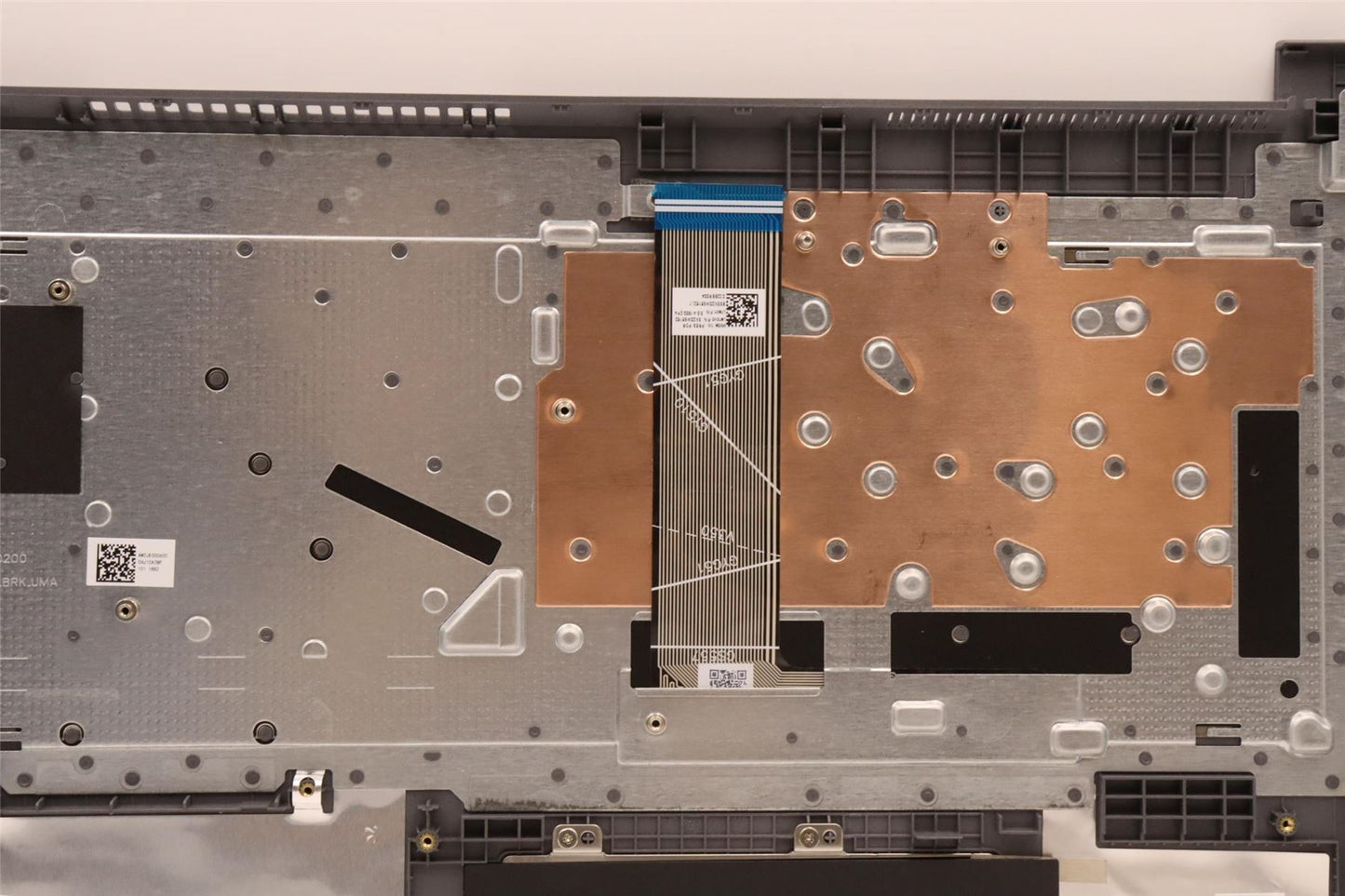 Lenovo Upper Case ASM_POR L82RL NFP AG U 5CB1H80857