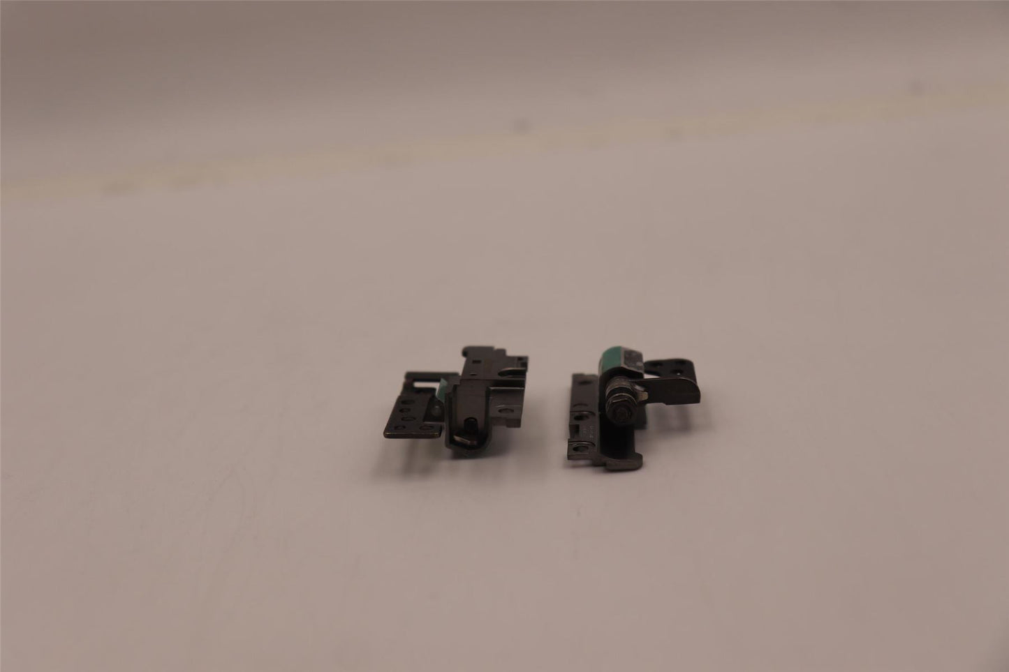 Lenovo HINGE FRU ACCY KITS HINGE AL 5H50W13810