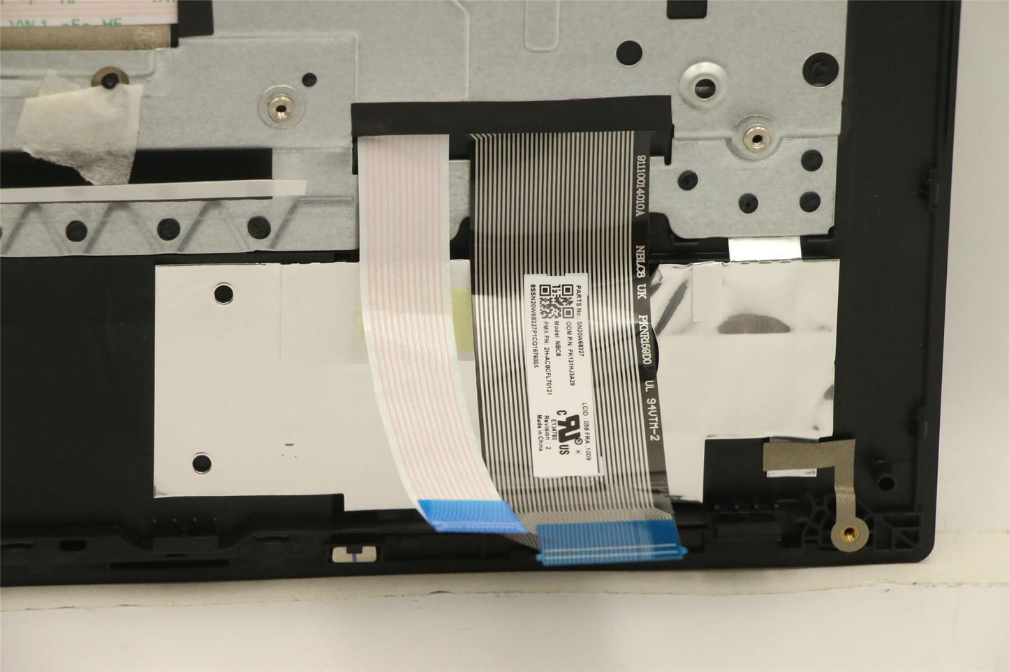 Lenovo MECH_ASM KBD 058 FRA(Pri) Pat FPR UK BK 5M10Z54605