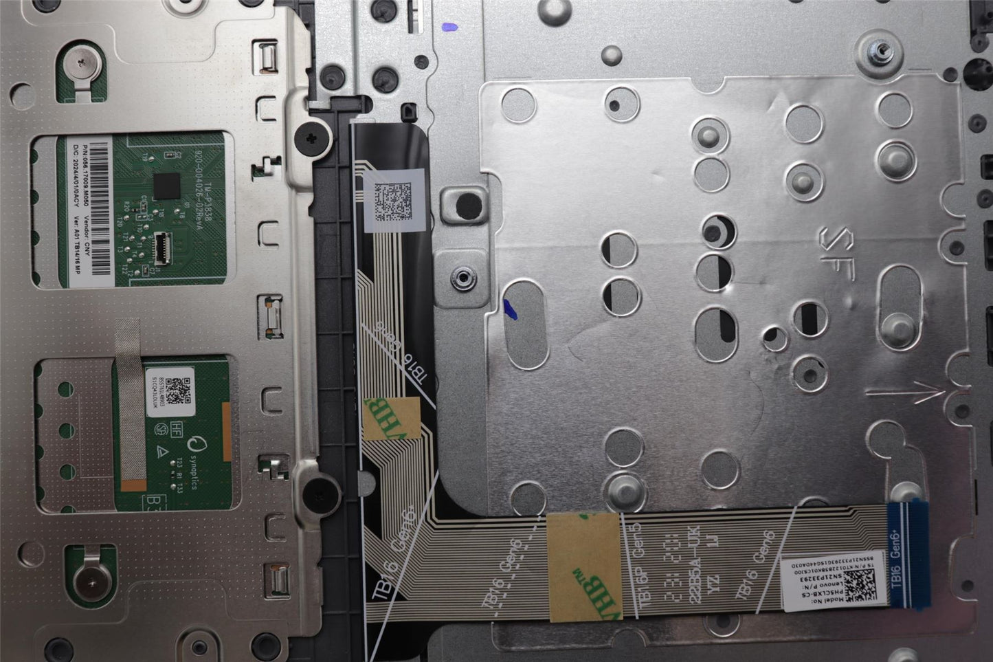 Lenovo Upper Case ASM_CZE/SLK W21MW AG BL 5CB1P31106