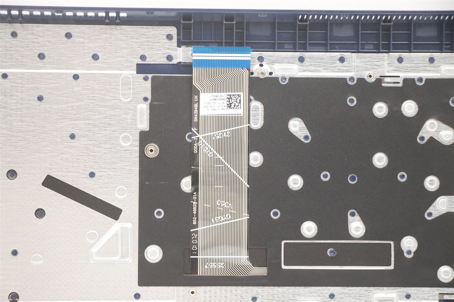 Lenovo Upper Case ASM_ITA L82KV NFPA/BUMA 5CB1C75098