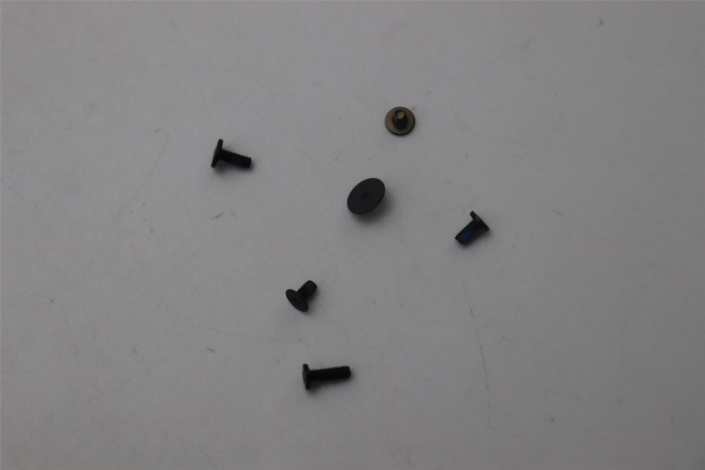 Lenovo SCREW Screw L 82YV KITS 5S10S35541