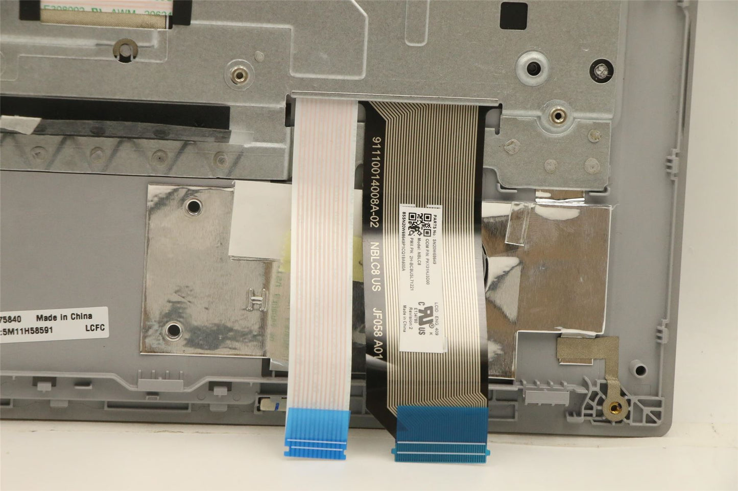 Lenovo ThinkPad X1 6th Gen Keyboard Palmrest Top Cover Spanish Silver 5M11C40961