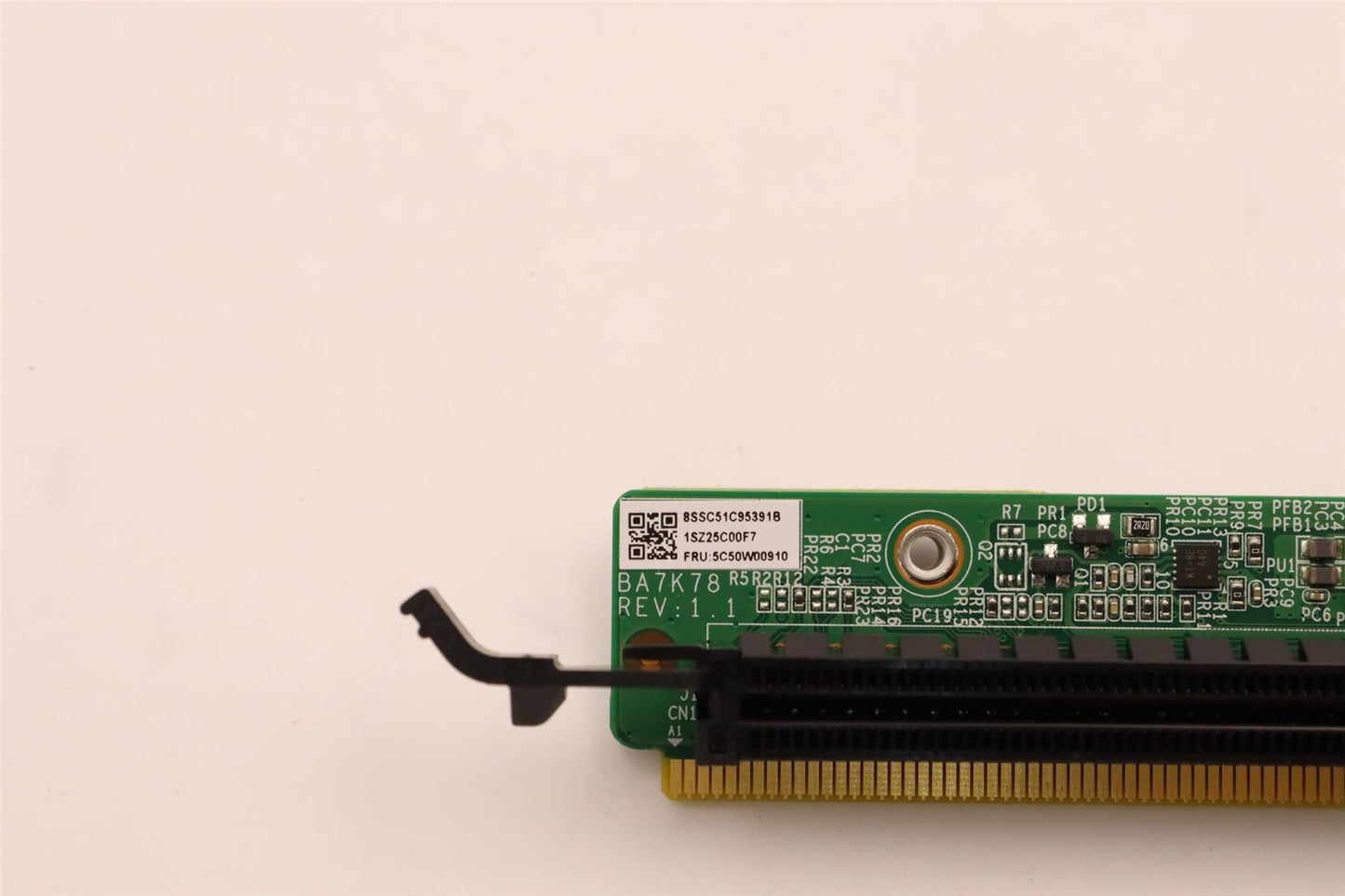 Lenovo ThinkStation P3 Tiny P360 Tiny PCiE Riser Card 5C50W00933