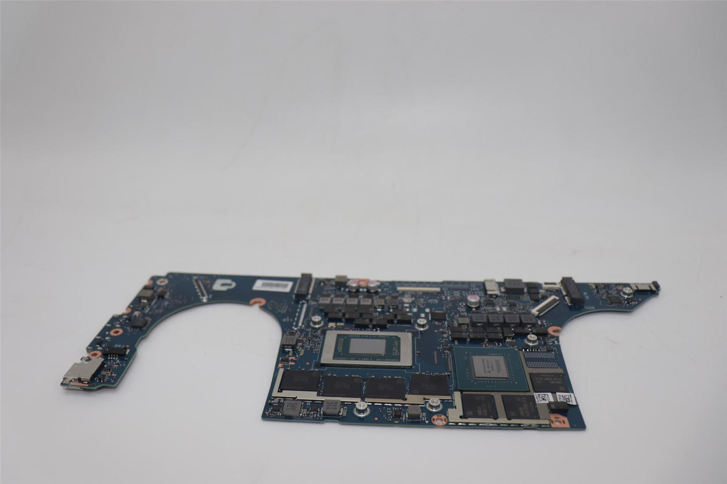 Lenovo H83D3 R5 HPTHS DIS 6G 16G WINRM 5B21M50998