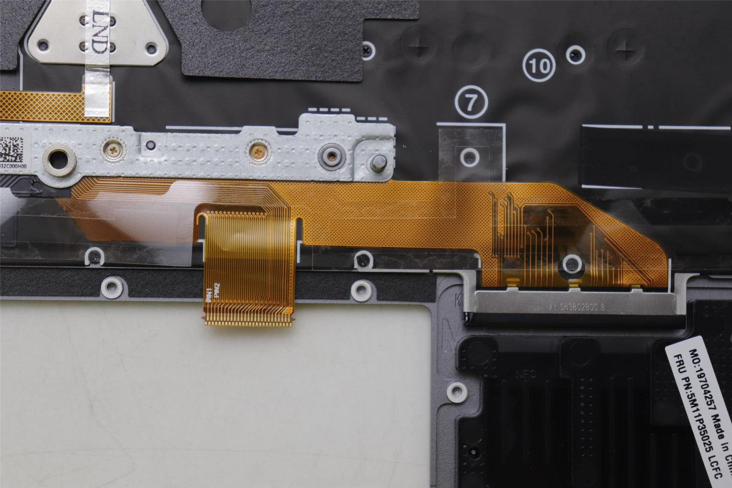 Lenovo MECH_ASM GRP_KBD_BZL_SWS_WL_LG_LTN 5M11P35025