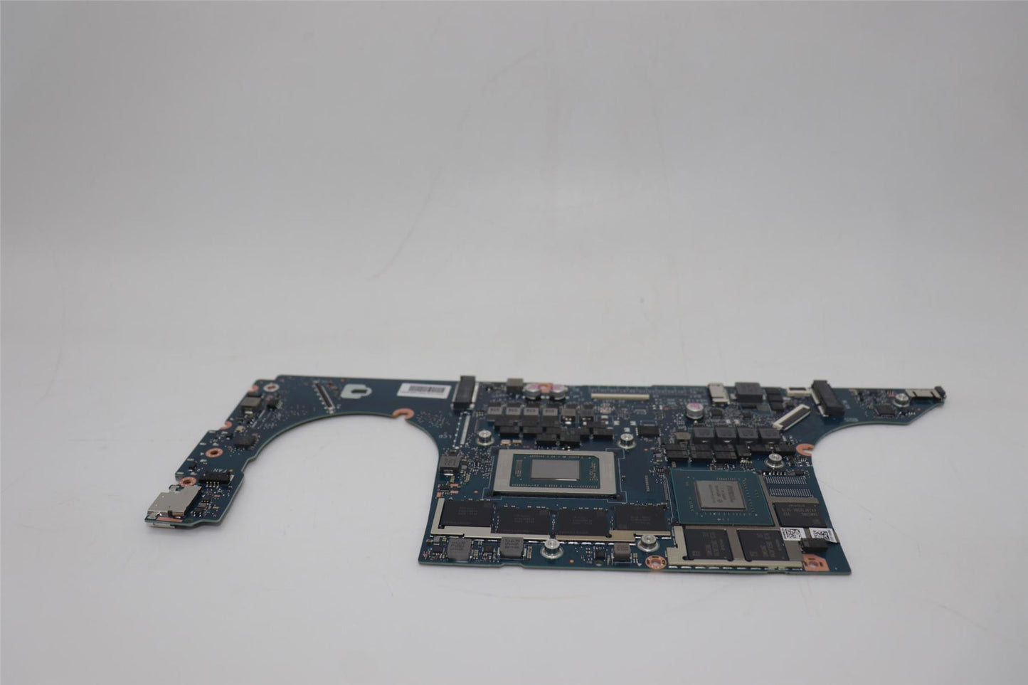 Lenovo H83D3 R5 HPTHS DIS 6G 16G NOKRM 5B21M64684