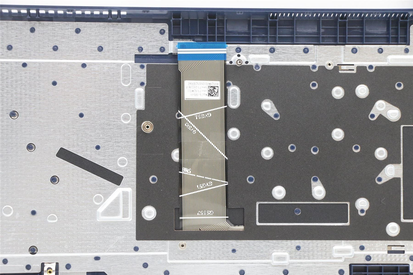 Lenovo Upper Case ASM_POR L82KV NFPA/BUMA 5CB1C75106