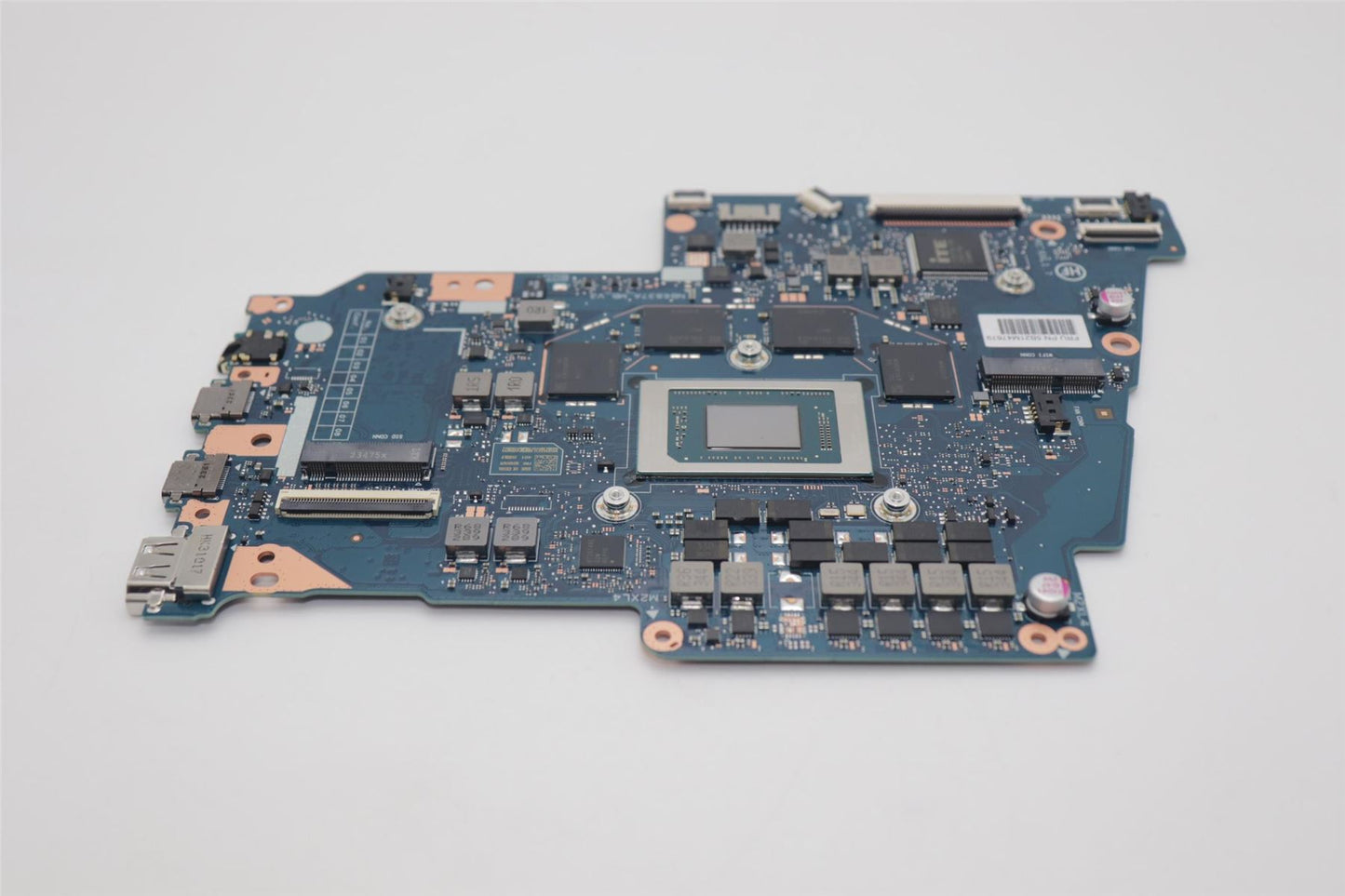 Lenovo MB H 83DR R5 UMA 16G O WINRM 5B21M47679