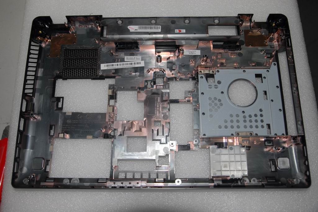 Lenovo IdeaPad Y580 Bottom Base Lower Cover Black 90200852