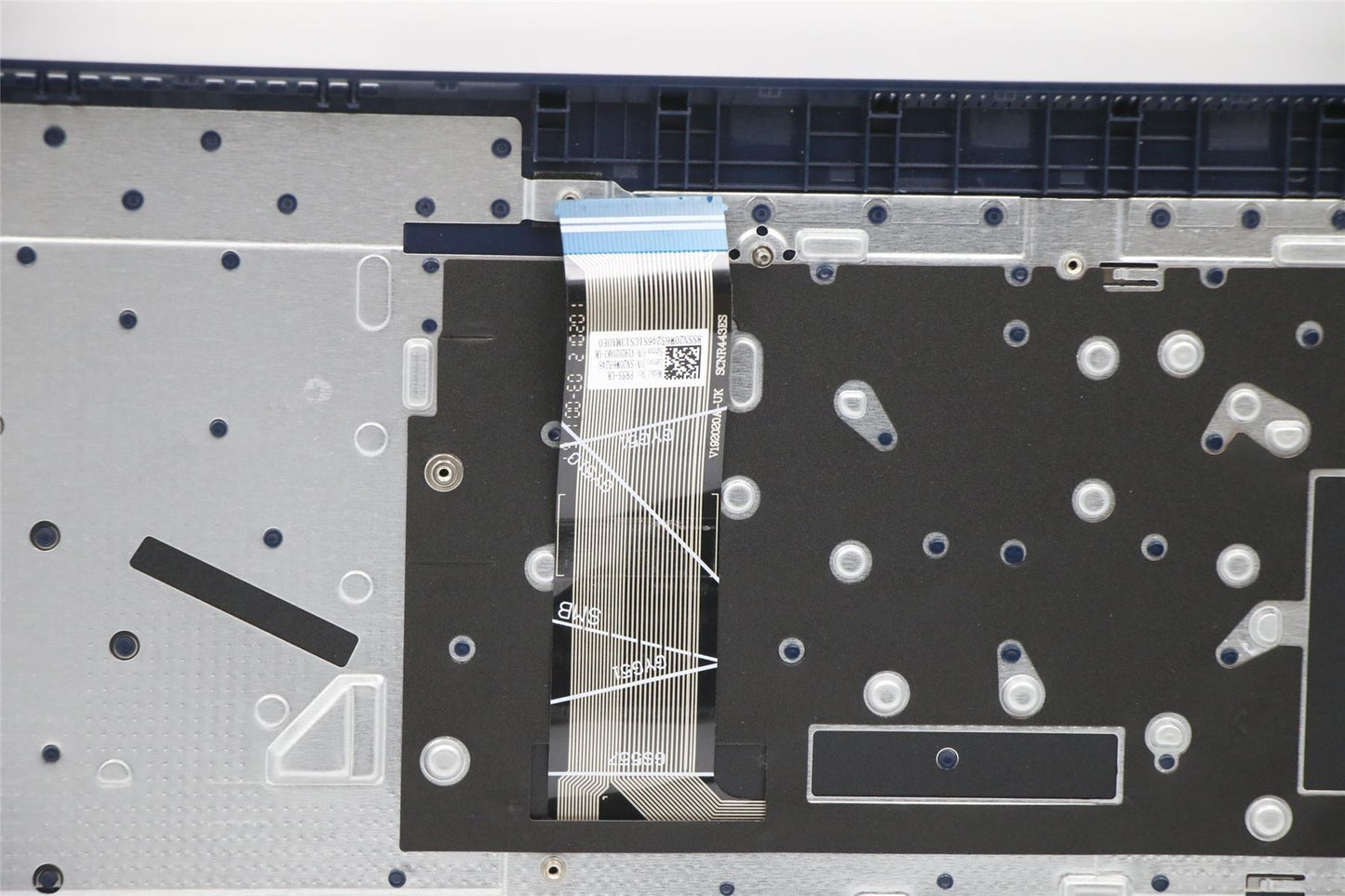 Lenovo Upper Case ASM_UKE L82KV NFPA/BUMA 5CB1C75114