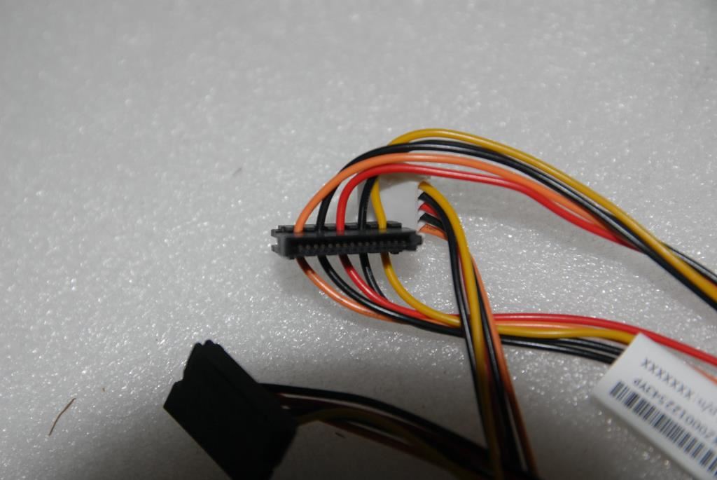 Lenovo LS crete4.0 power SATA Cable 31501650