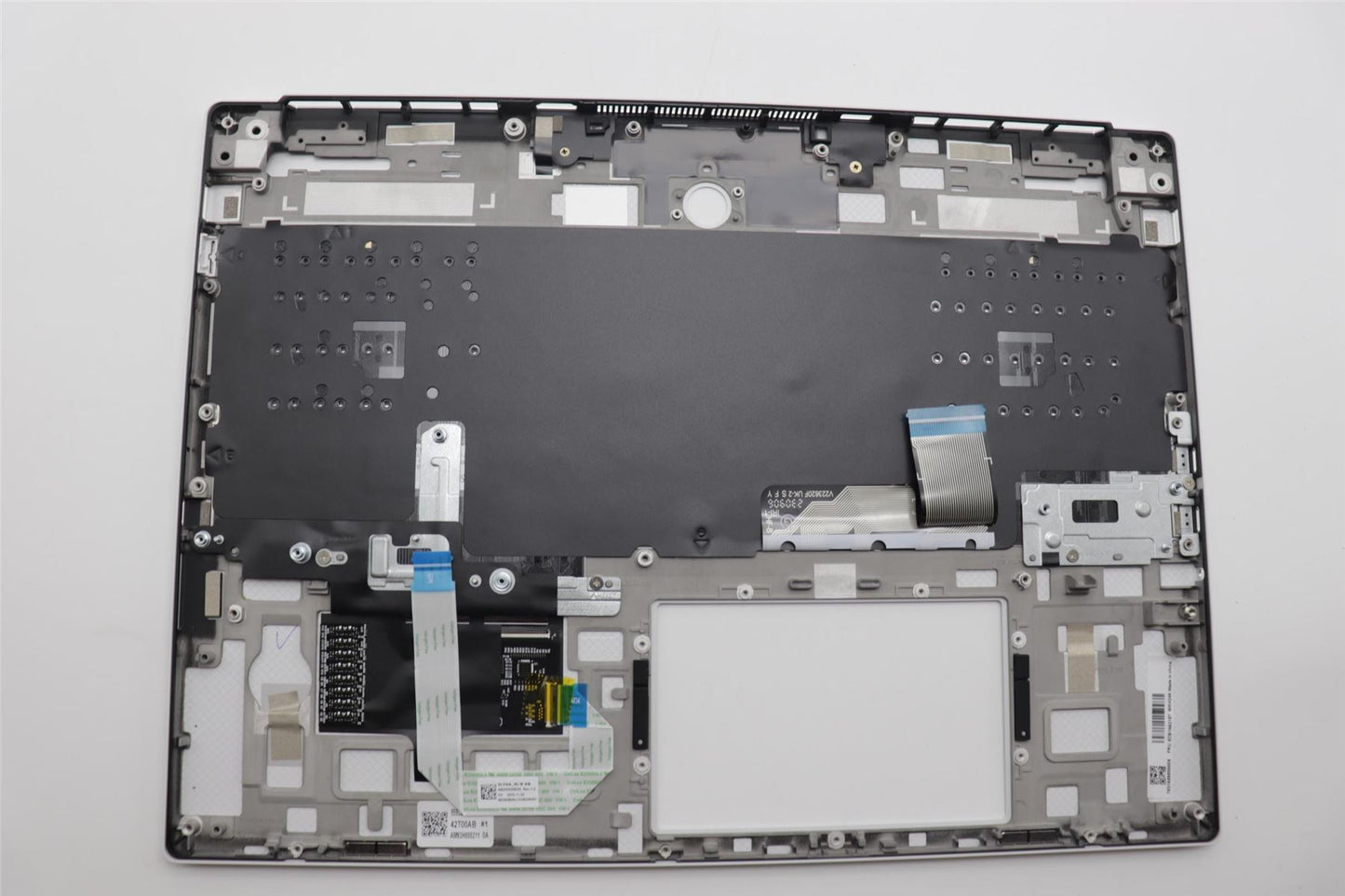 Lenovo UpperCaseASM_BEL C 83FD WH RGB 5CB1N62157