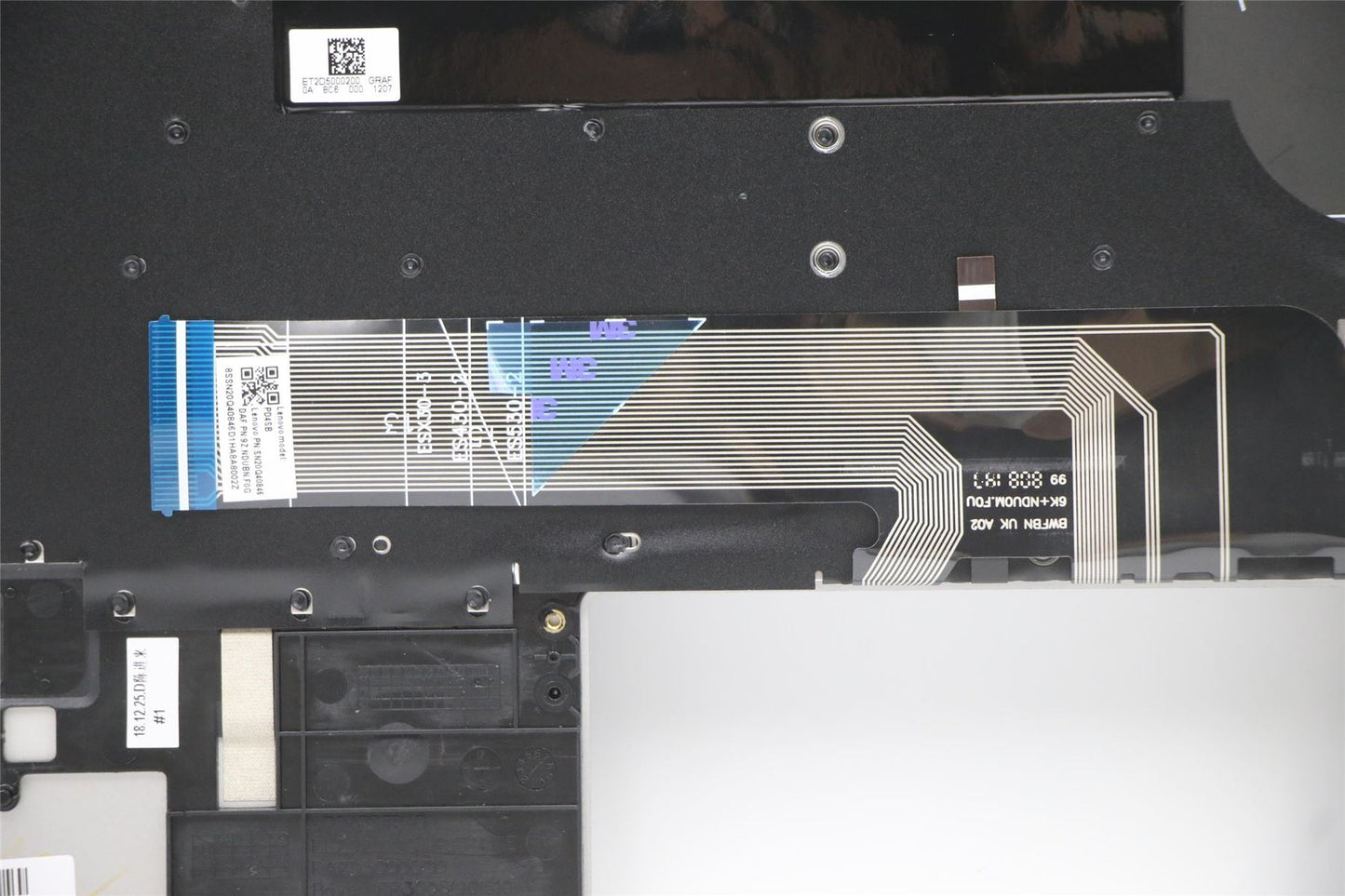 Lenovo IdeaPad S530-13IWL Keyboard Palmrest Top Cover German Grey 5CB0S16105