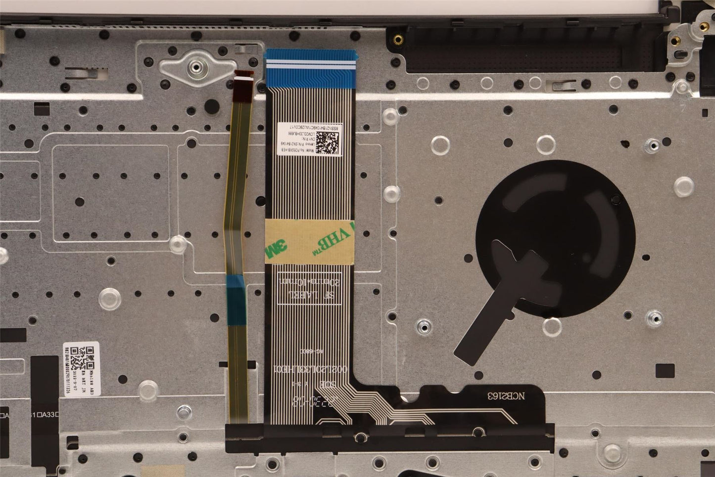 Lenovo Upper Case ASM_HBW H 82UW D VGA 5CB1J38410