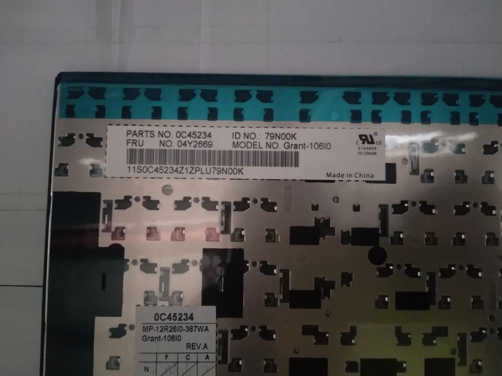 Genuine Lenovo ThinkPad Edge E540 E531 Keyboard Italian Black 04Y2669