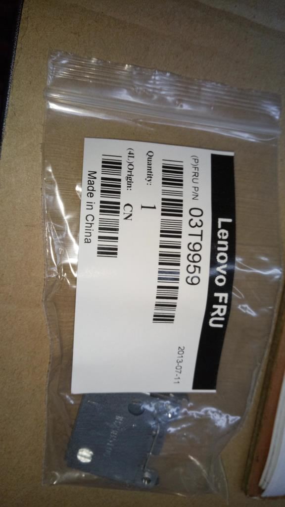 Lenovo 03T9959 FRU,Card reader bracket