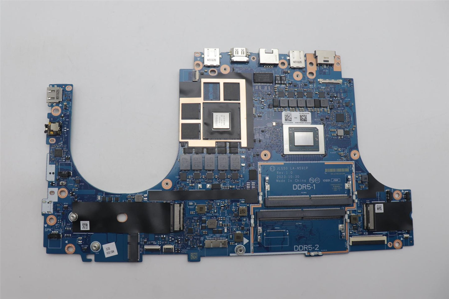 Lenovo MB 83DX R7HPTH RTX4050_6G WINRM 5B21M50226