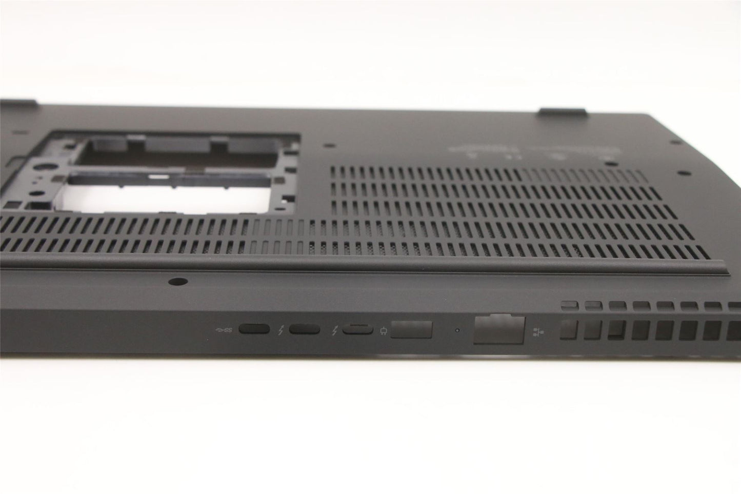 Lenovo ThinkPad P15 2 Base inférieure Couvercle de châssis inférieur Noir 5CB0Z69399