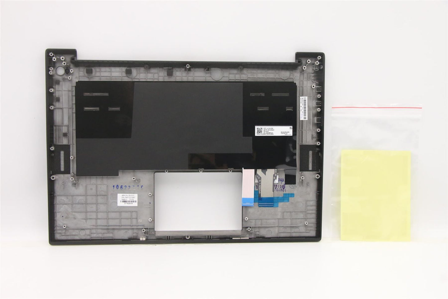 Lenovo Extreme P1 5 X1 5 Keyboard Palmrest Top Cover Portuguese Black 5M11D12067
