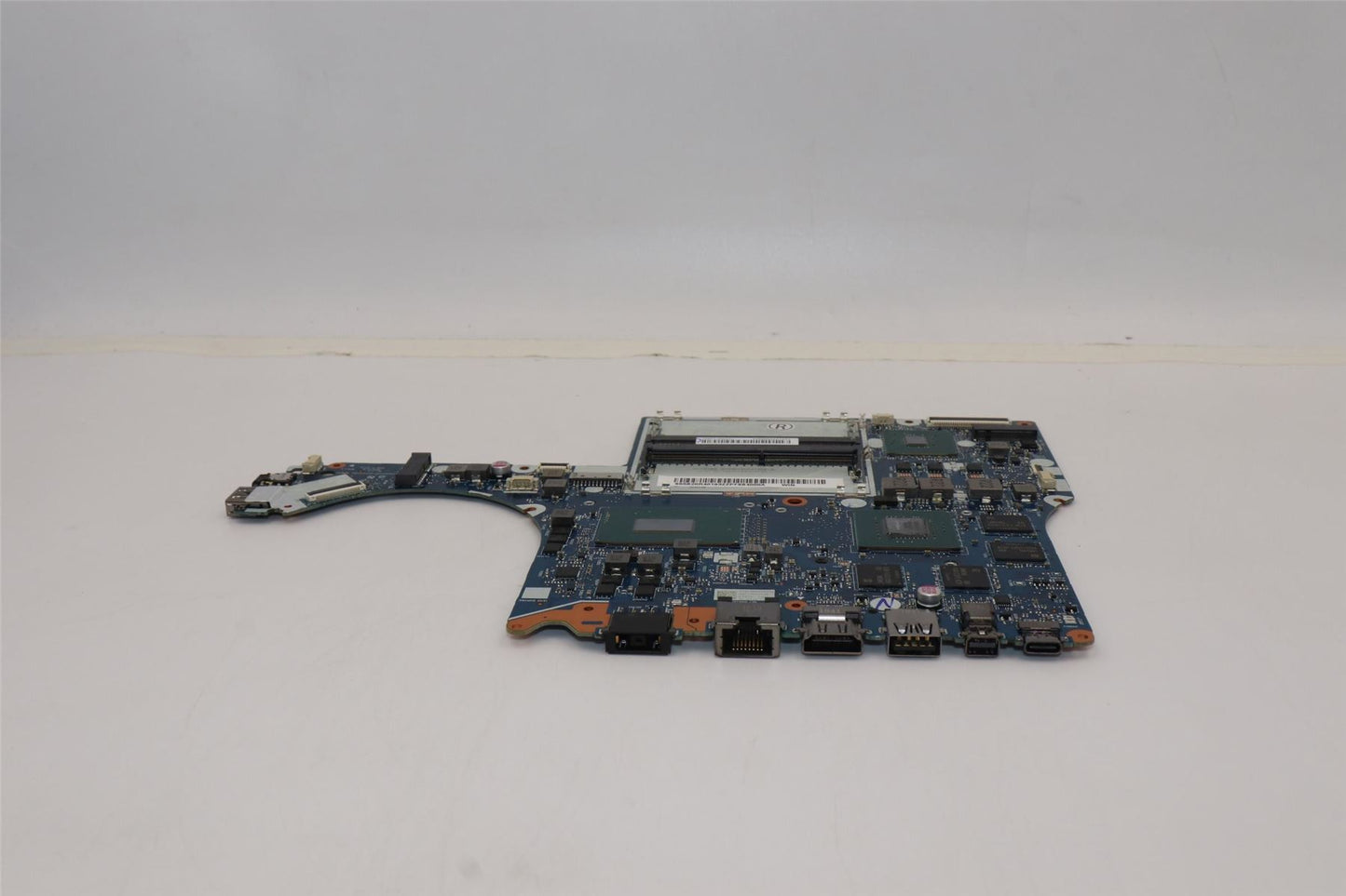 Lenovo MBL81FV WINI58300GTX1050 2GWHBL 5B20R40193