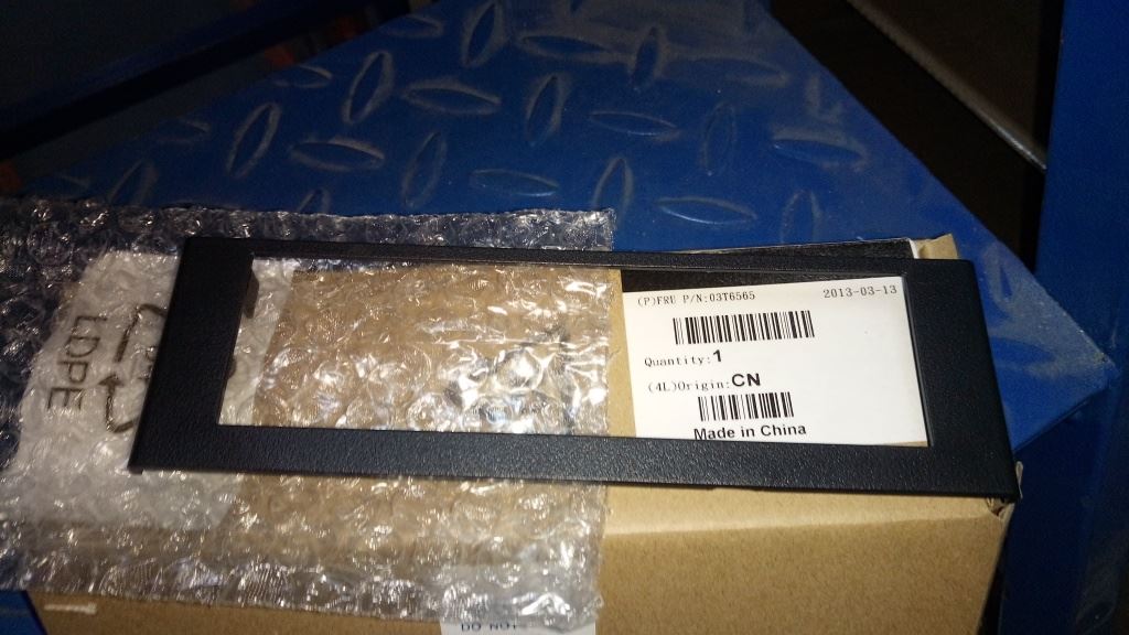 Lenovo FRU,Bezel for removal HDD.31 HDD Board 03T6565