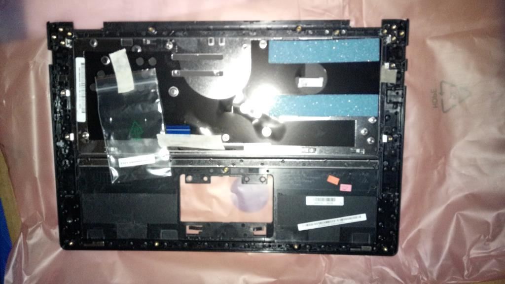 Lenovo ZIVY0 Upper Case BK W/KB-CF-EN Canadian French English Keyboard 90205179