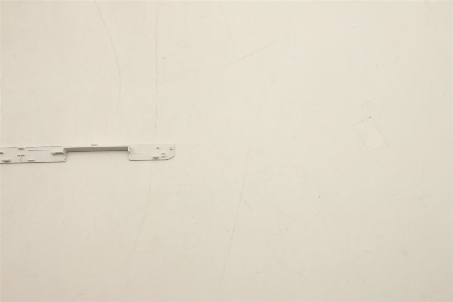 Lenovo Strip Cover 82S9 for white sku 5CB1H30526