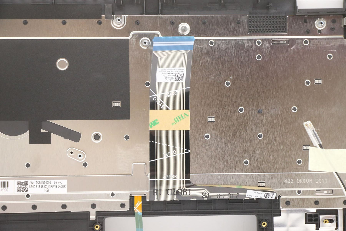 Lenovo Upper Case ASM_GER W 82HV BL GY 5CB1B96253