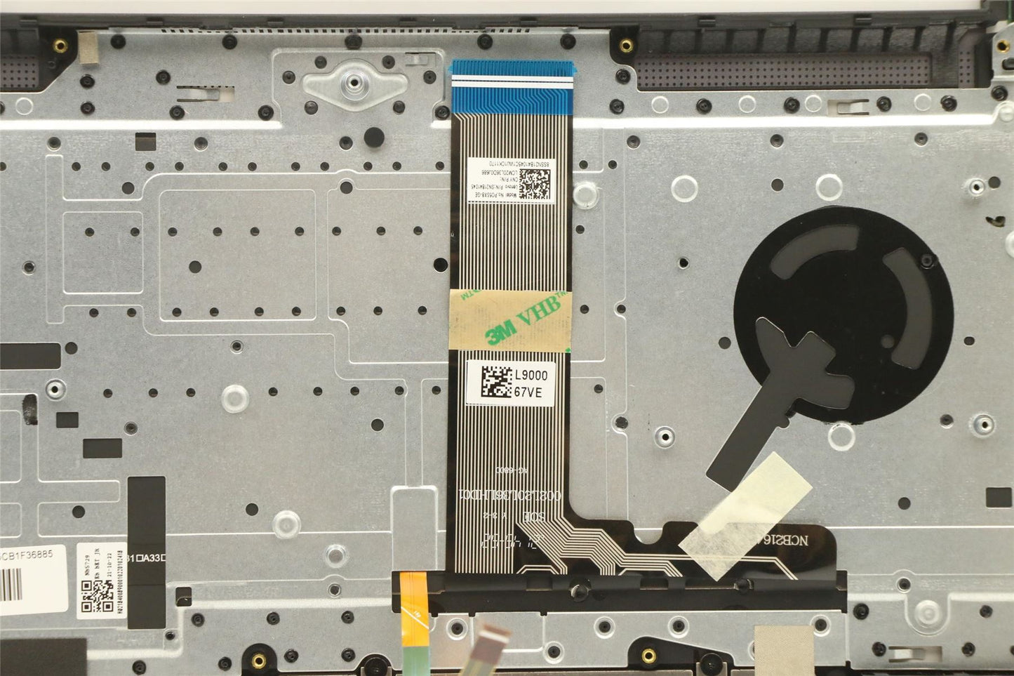 Lenovo Upper Case ASM_GER H 82QQ SG_UMA 5CB1F36885