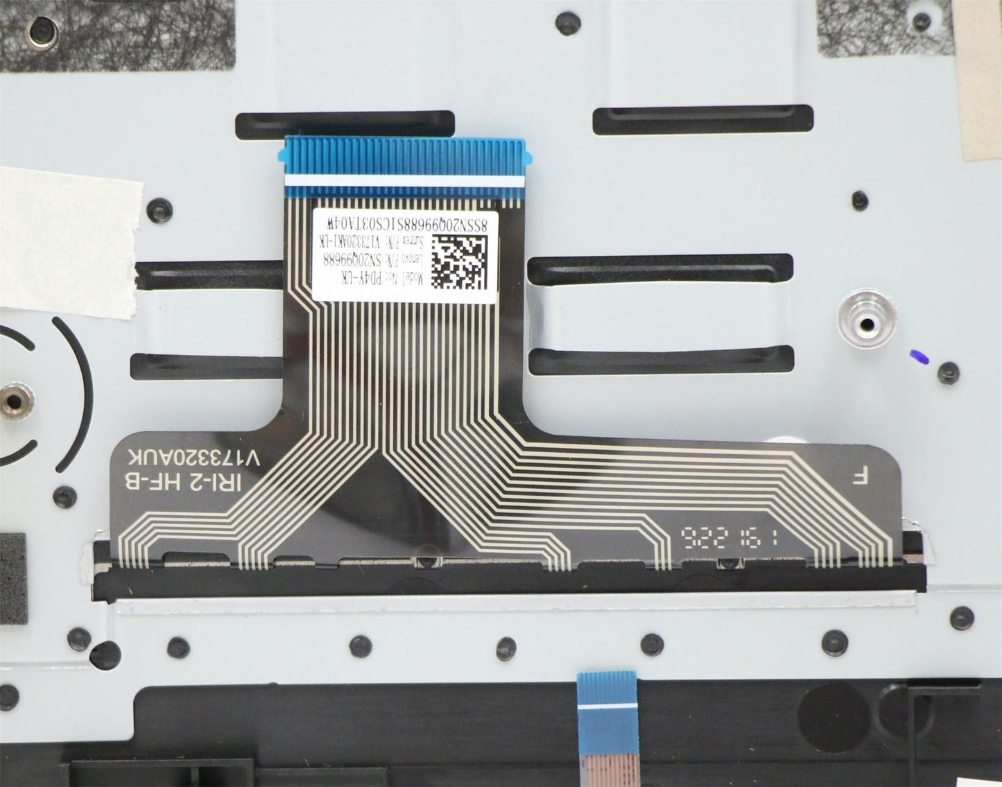 Lenovo Upper Case C 81HE BK W/TPKB BL UK 5CB0S16430