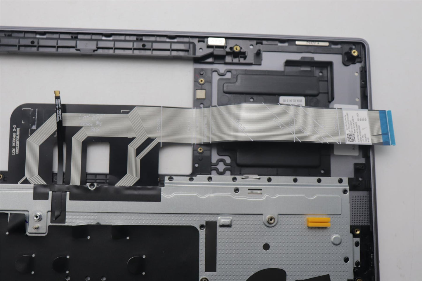 Lenovo Upper Case ASM THAI H 83CV NFP LG 5CB1P50174