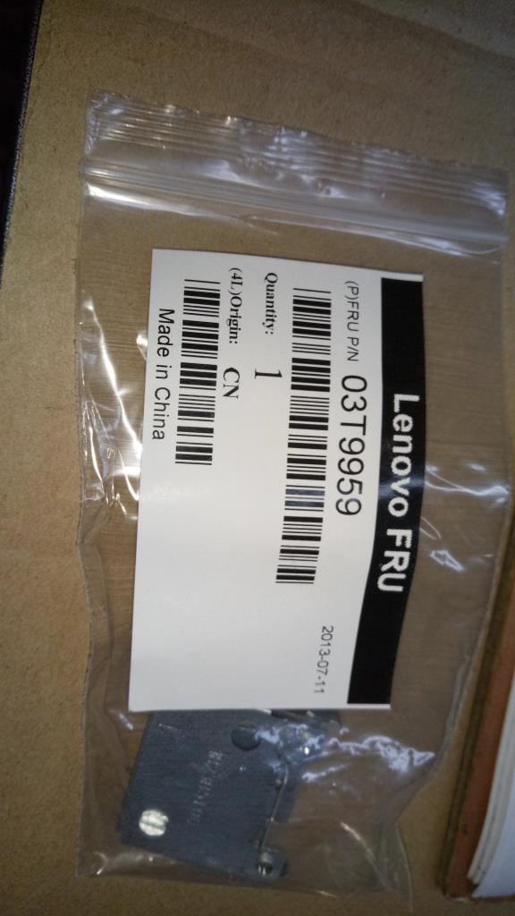 Lenovo 03T9959 FRU,Card reader bracket