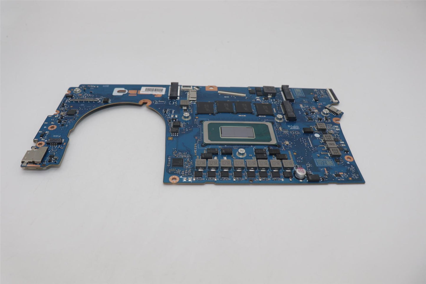Lenovo H 83D2 ULT5 125H UMA16G O WINRM 5B21M05281