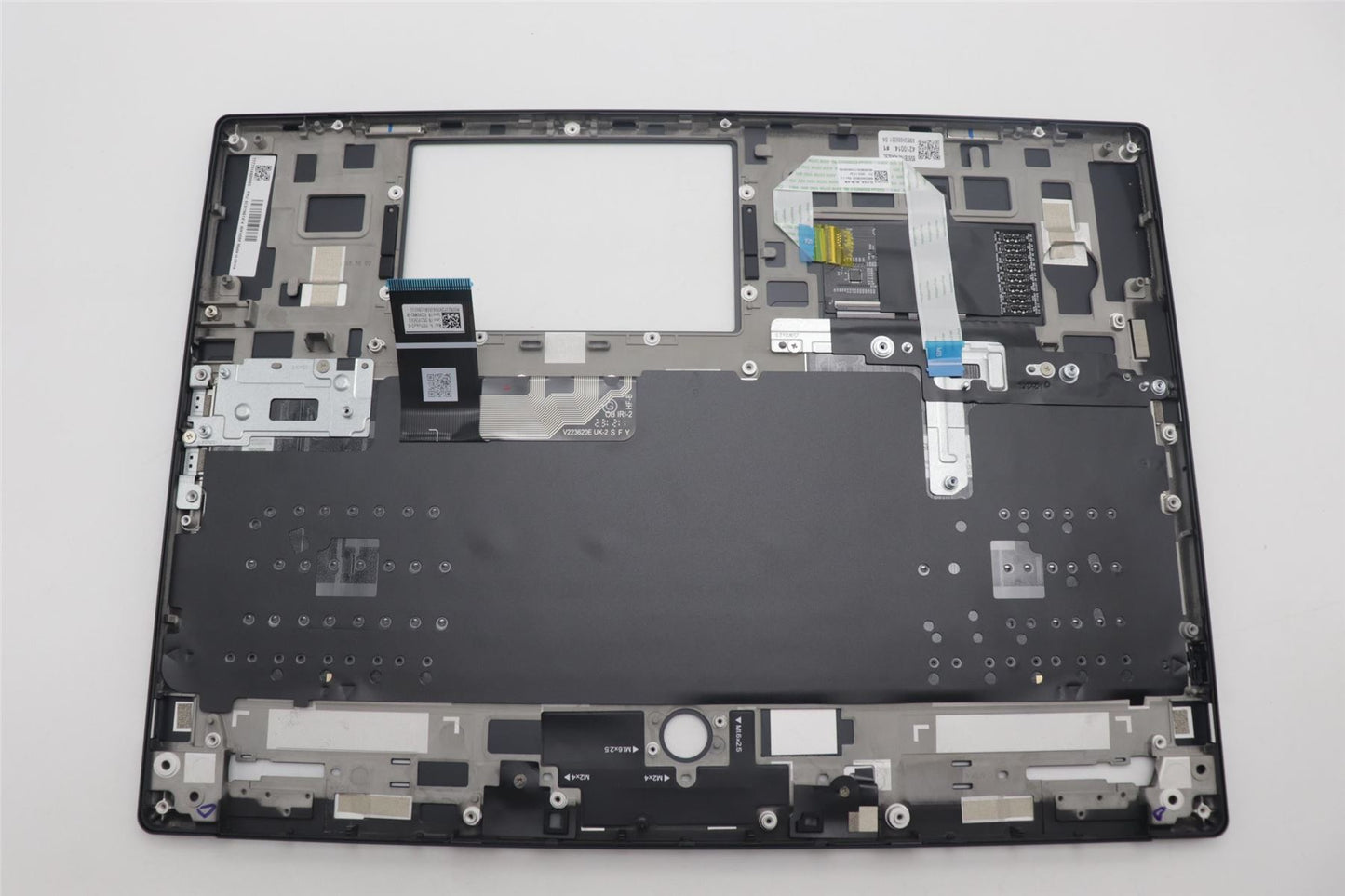 Lenovo Upper Case ASM_GER C 83FD EB RGB 5CB1N61474