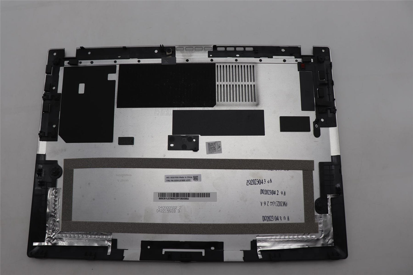 Lenovo X13G4_D_COVER_S_4G_BLK_ASSY 5CB1L57800