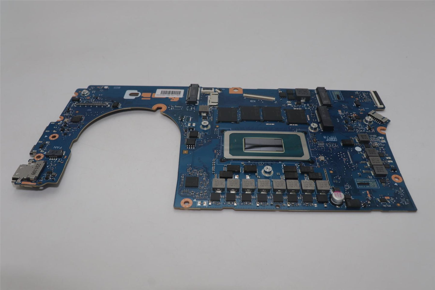 Lenovo H83E2 ULT7 155H UMA 32G L NOKRM 5B21M03096
