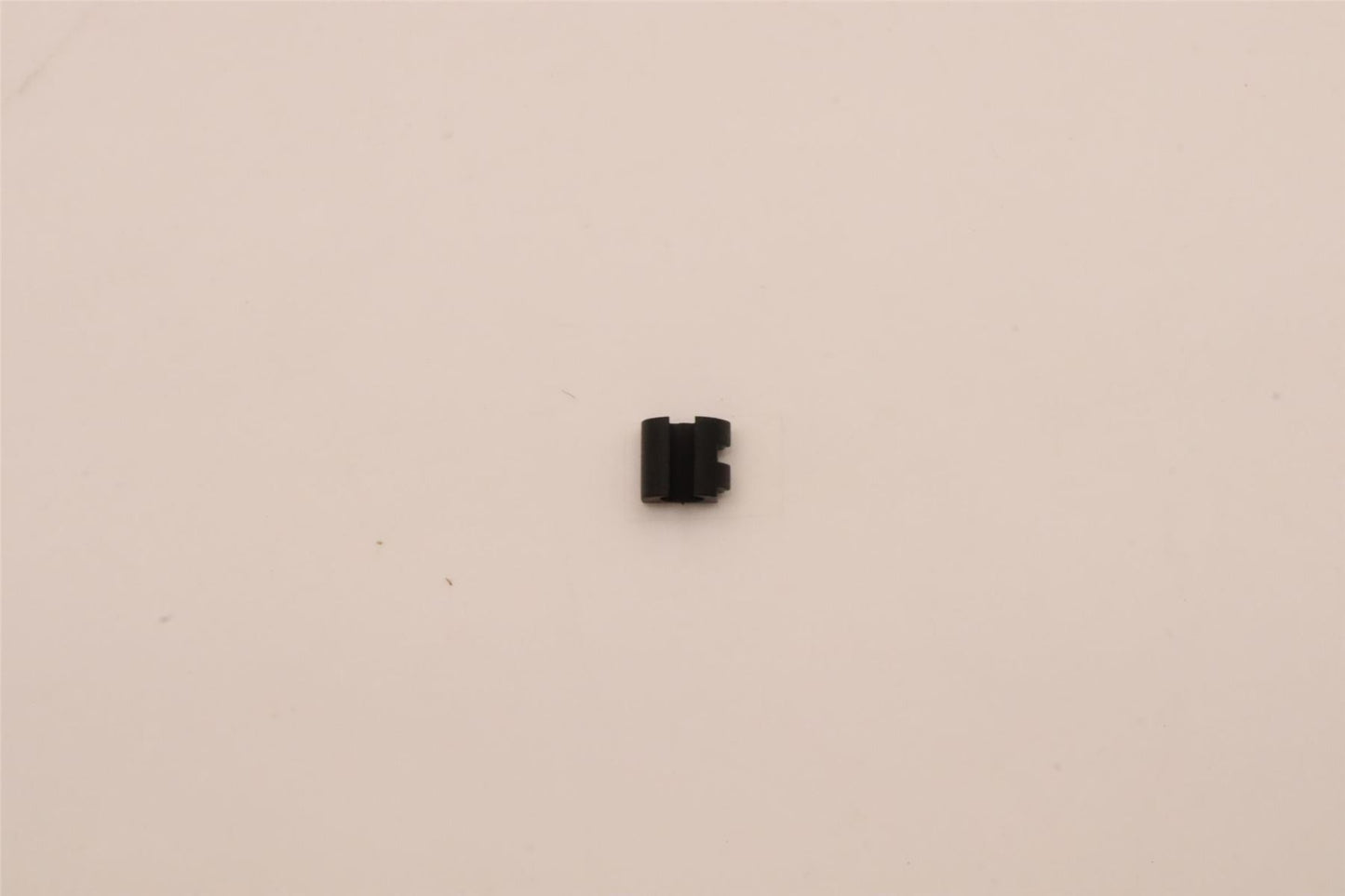 Lenovo RUBBER Rubber L 82V8 Hinge rubber 5R60S37232
