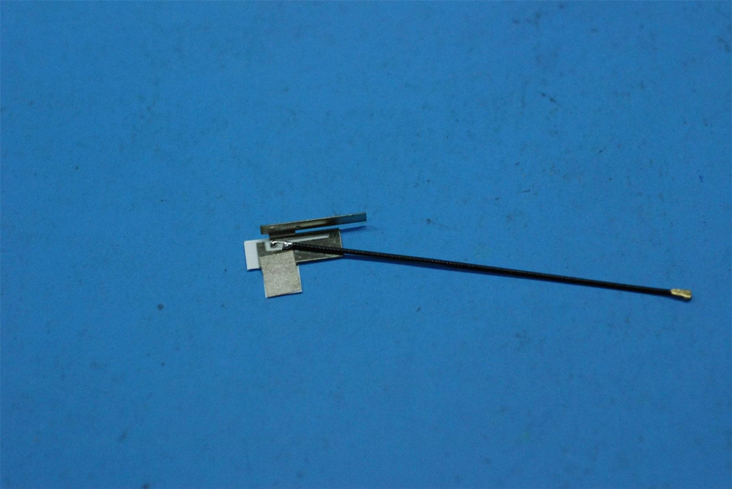 Lenovo SD-8501F Middle Wifi Antenna&*42300101CS 5A38C10832